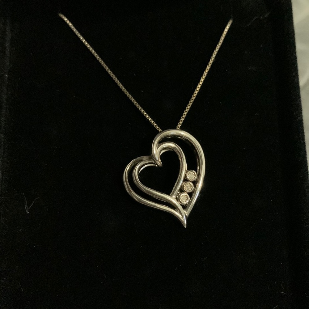 Kay’s Jewelers Sterling Silver Heart Necklace